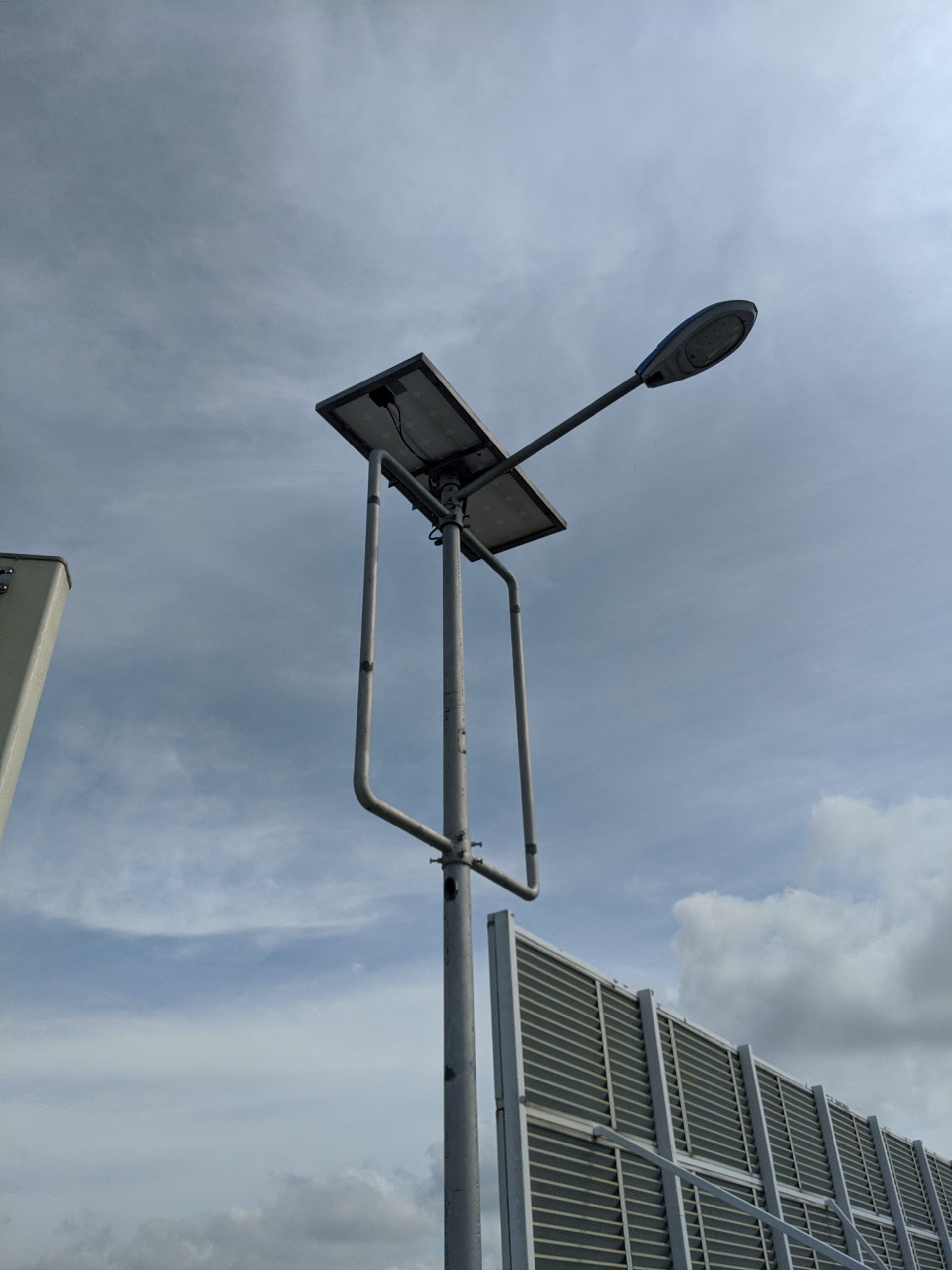 PRESS RELEASE H2i, StarHub Work Together to Use Mobile Base Stations